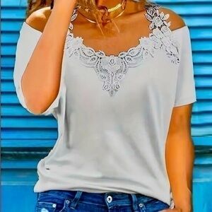 Women’s Off The Shoulder Floral Print Short Sleeve Knit Top - Size L - NWT